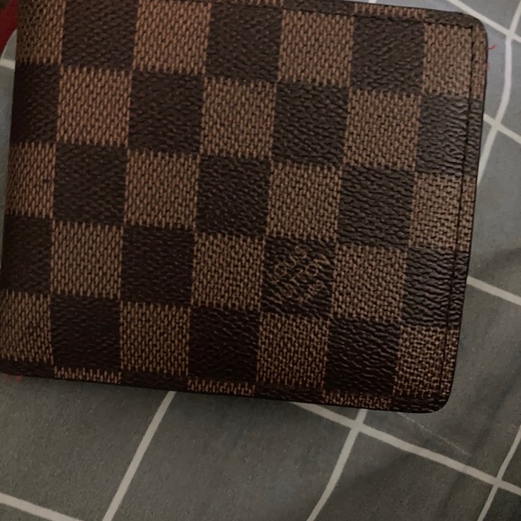 Used  wallet - Picture 2 of 5